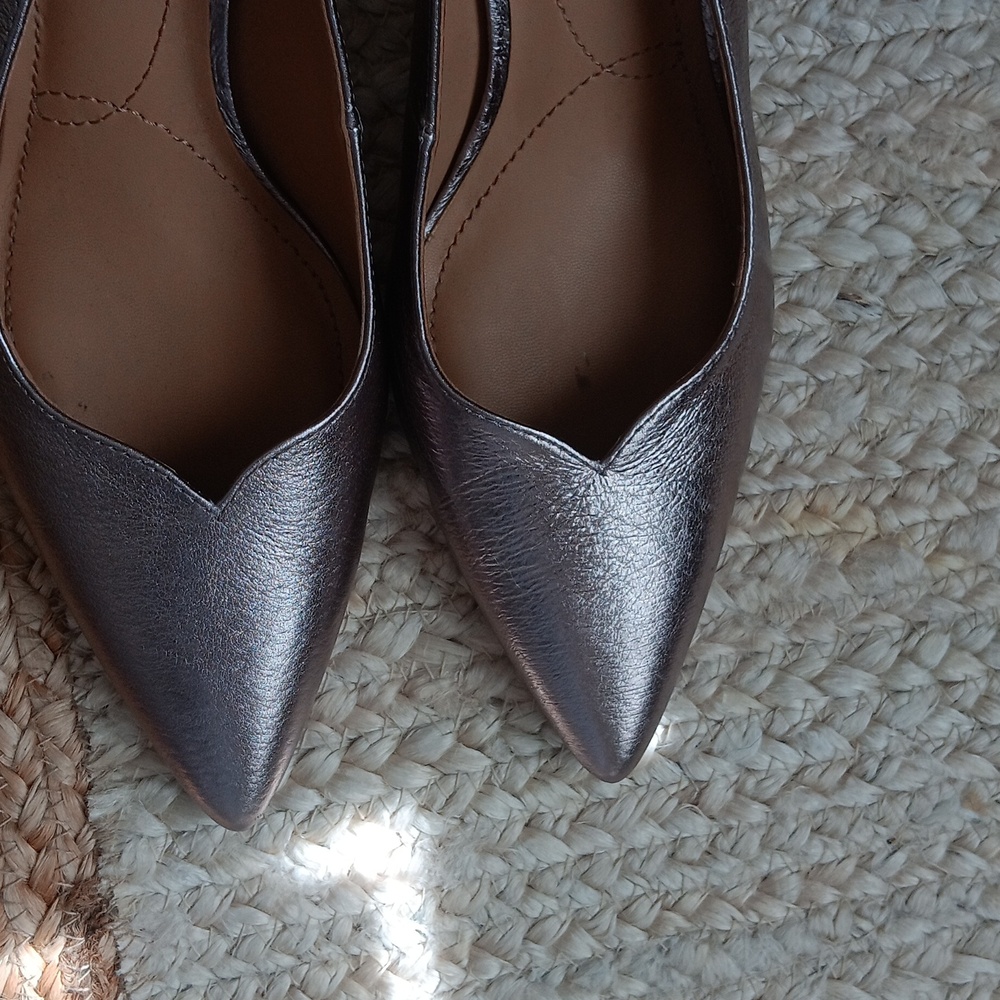 SALE!!J.Renee' Pewter/Siver Leather. Size 7.5 M.Slingback - Picture 7 of 9